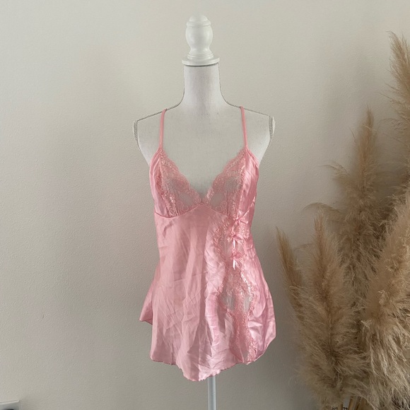 Pink satin lingerie sexy slip nightie fredericks of Hollywood Valentine’s Day - Picture 12 of 16